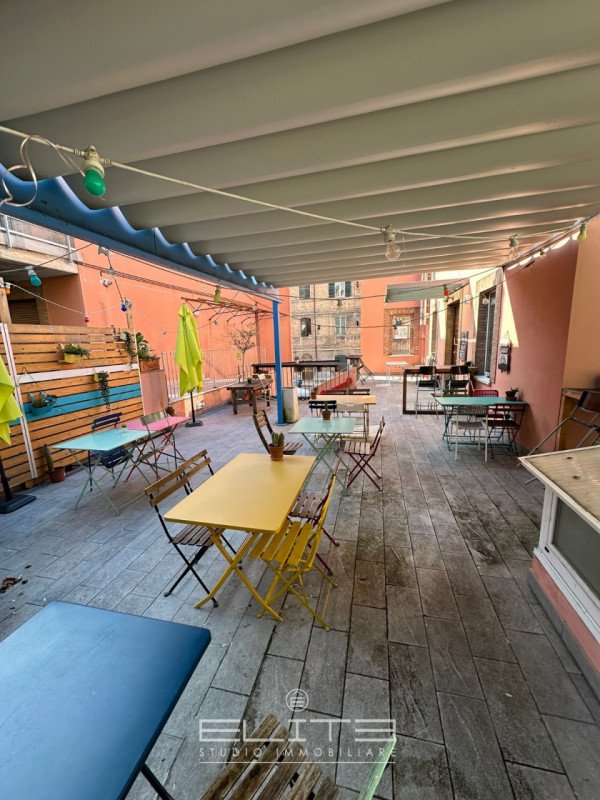 locale commerciale in vendita ad Ancona in zona Delle Grazie