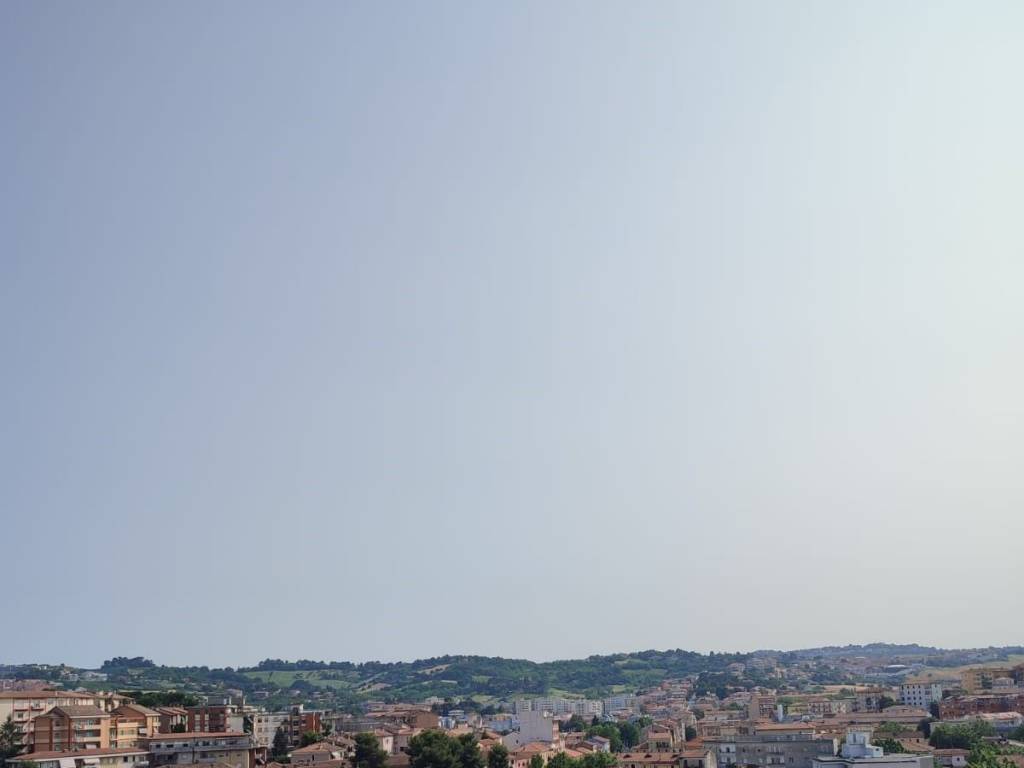 appartamento in vendita ad Ancona in zona Vallemiano