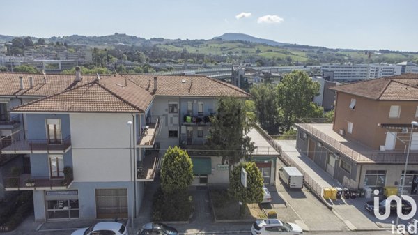 locale commerciale in vendita ad Ancona in zona Baraccola
