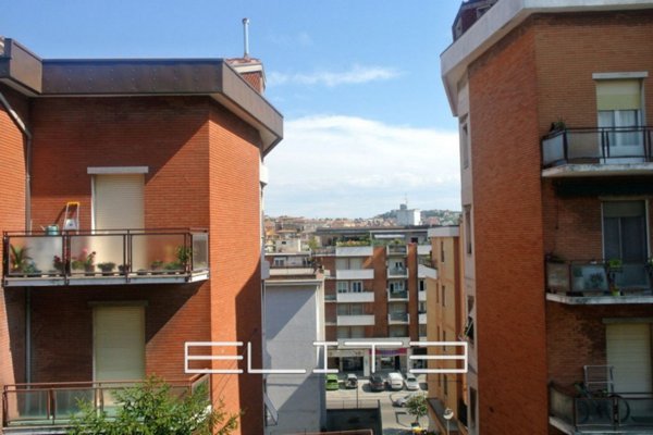 appartamento in vendita ad Ancona in zona Montirozzo