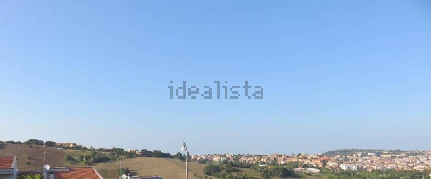 casa indipendente in vendita ad Ancona in zona Pinocchio
