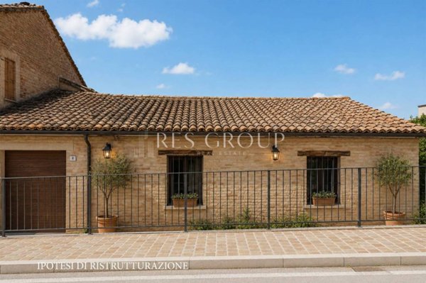 casa indipendente in vendita ad Ancona in zona Adriatico