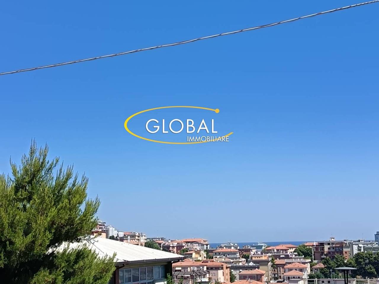 appartamento in vendita ad Ancona in zona Adriatico