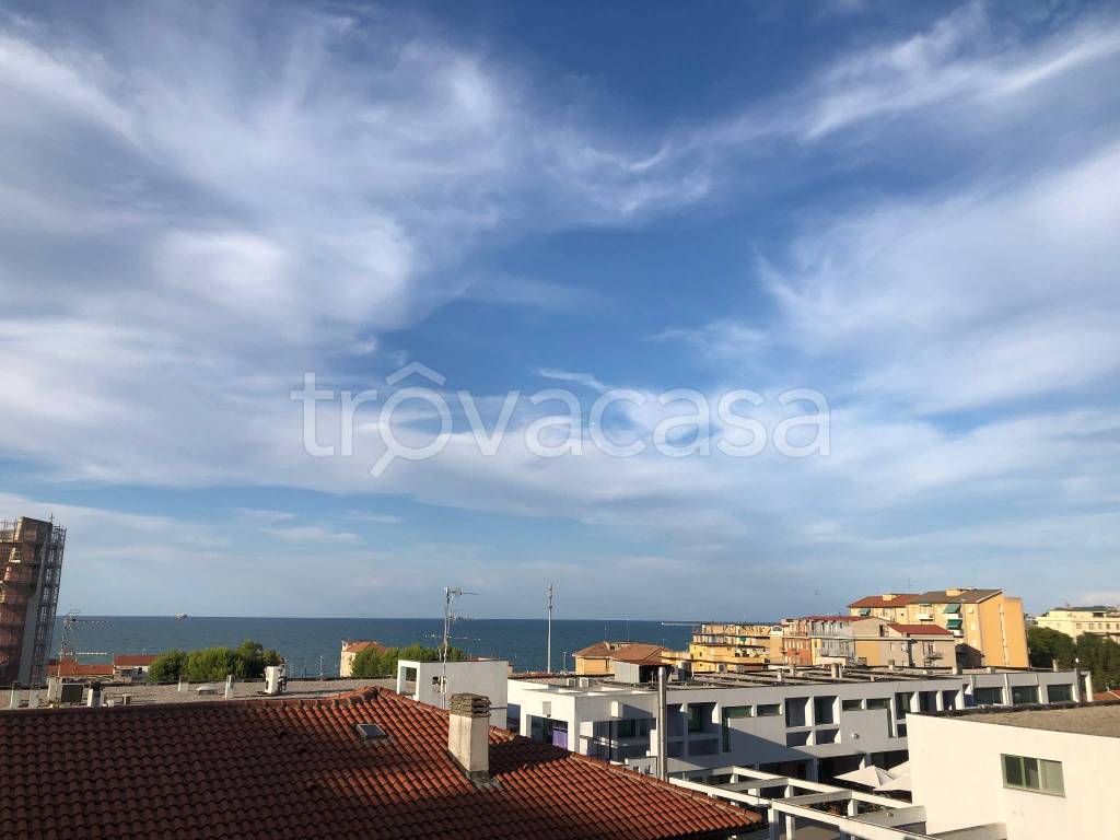 appartamento in vendita ad Ancona in zona Torrette