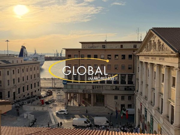 appartamento in vendita ad Ancona in zona Centro Storico