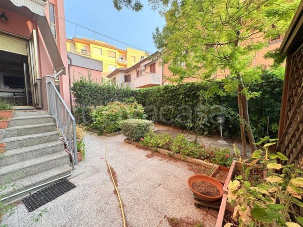 appartamento in vendita ad Ancona in zona Pietra La Croce