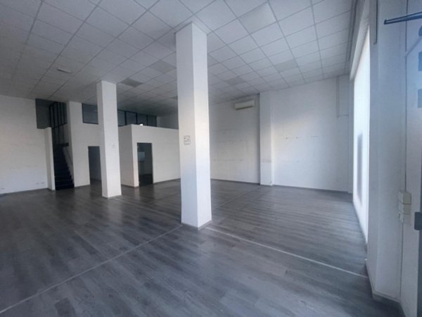 locale commerciale in vendita ad Ancona in zona Pinocchio
