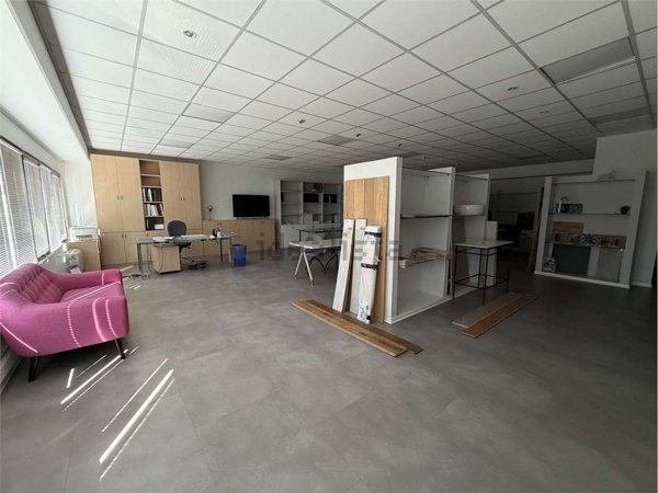 ufficio in vendita ad Ancona in zona Baraccola
