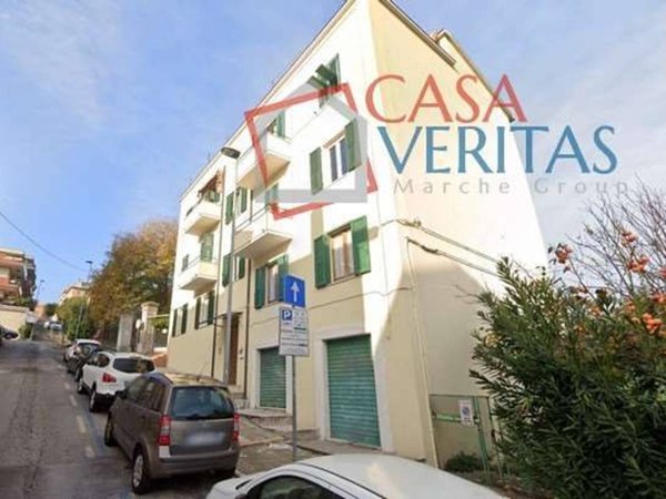 appartamento in vendita ad Ancona in zona Vallemiano