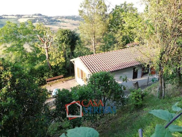casa indipendente in vendita ad Ancona in zona Montesicuro
