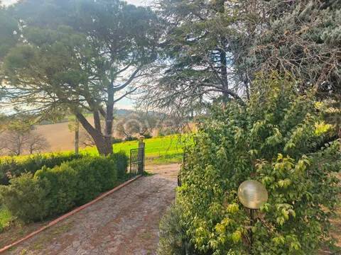 casa indipendente in vendita ad Ancona in zona Montesicuro