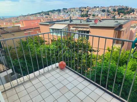 appartamento in vendita ad Ancona in zona Adriatico