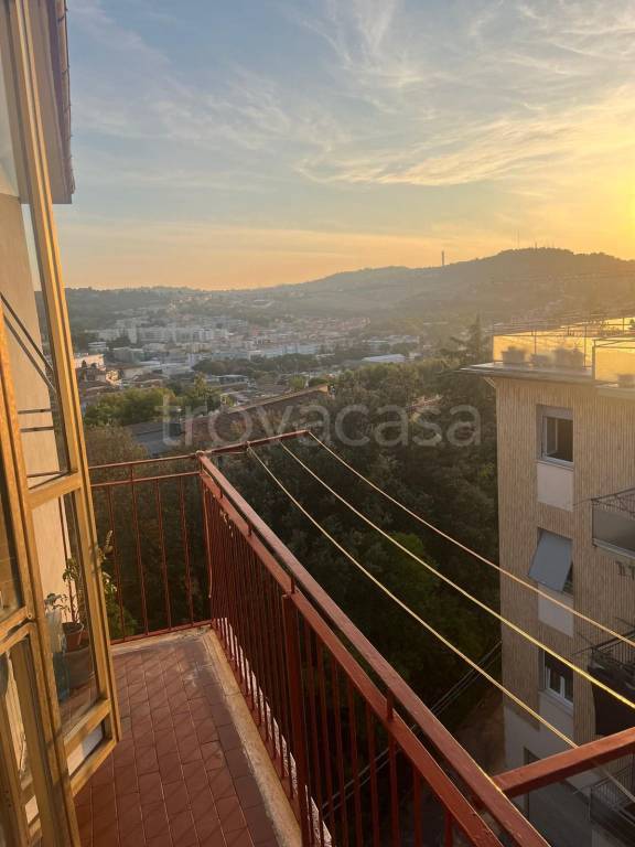 appartamento in vendita ad Ancona in zona Delle Grazie