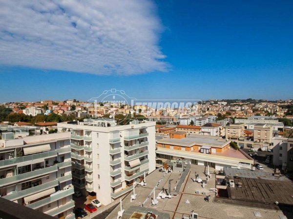 appartamento in vendita ad Ancona in zona Palombare