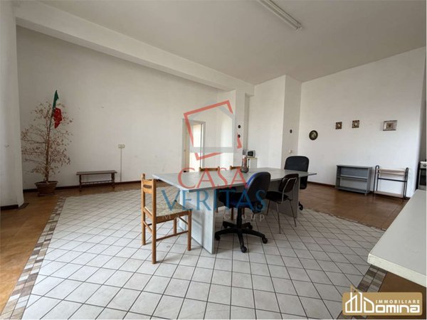esavano in vendita ad Ancona in zona Baraccola
