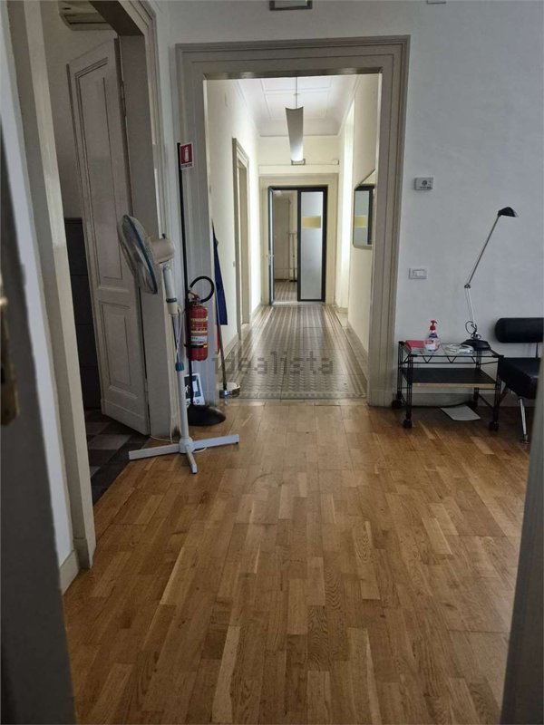 ufficio in vendita ad Ancona in zona Centro Storico