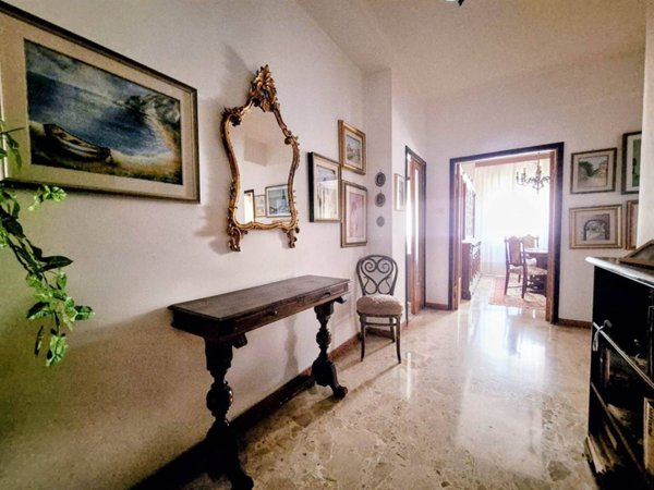 appartamento in vendita ad Ancona in zona Adriatico