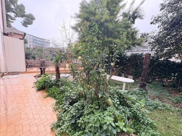 appartamento in vendita ad Ancona in zona Passetto