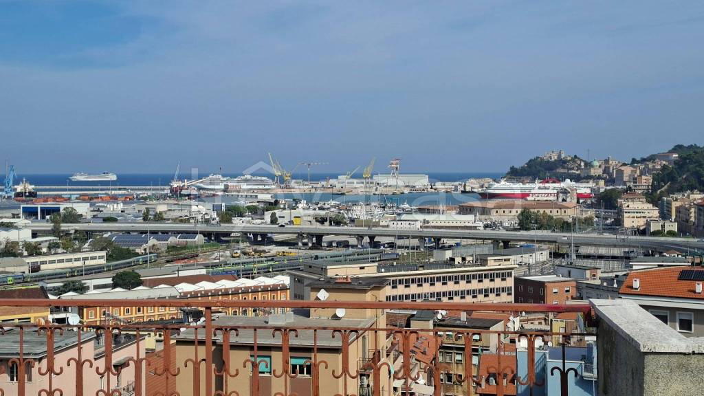 appartamento in vendita ad Ancona in zona Piano San Lazzaro