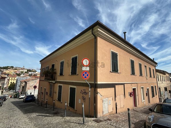 appartamento in vendita ad Ancona in zona Piano San Lazzaro