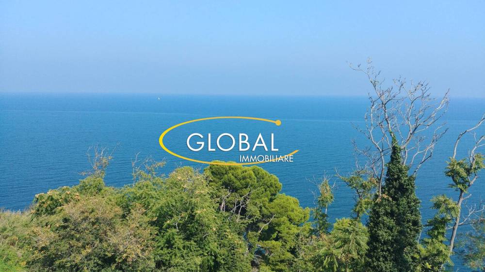 appartamento in vendita ad Ancona in zona Adriatico