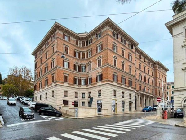 appartamento in vendita ad Ancona in zona Piano San Lazzaro