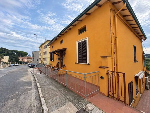 appartamento in vendita ad Ancona in zona Vallemiano