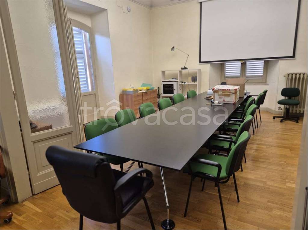 ufficio in vendita ad Ancona in zona Centro Storico