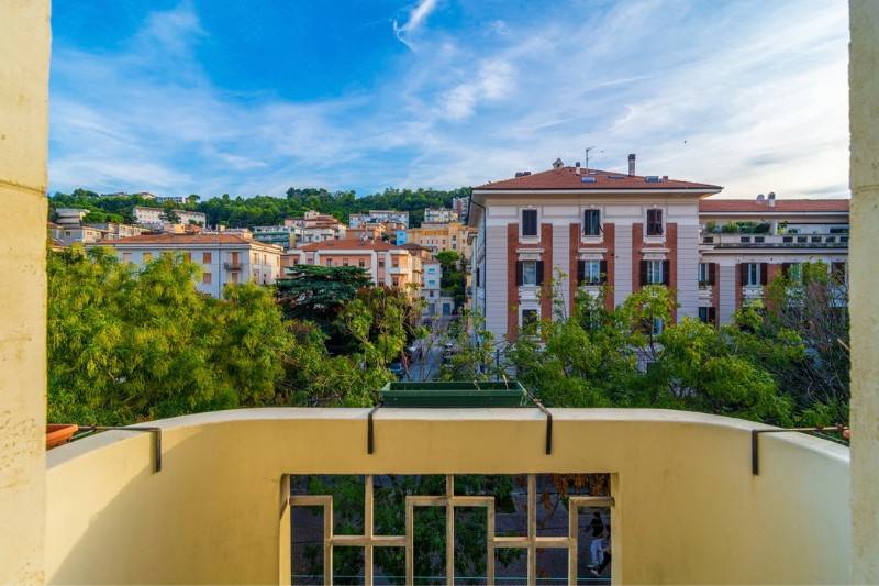 appartamento in vendita ad Ancona in zona Adriatico