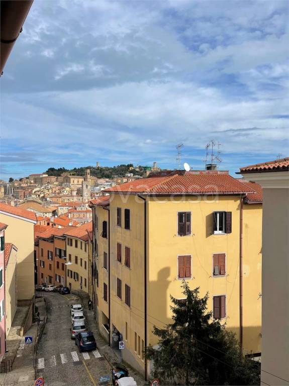 appartamento in vendita ad Ancona in zona Piano San Lazzaro