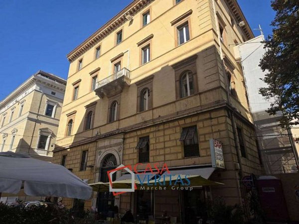 appartamento in vendita ad Ancona in zona Centro Storico