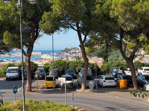 appartamento in vendita ad Ancona in zona Scrima