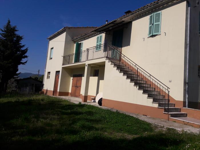 casa indipendente in vendita ad Arcevia in zona Montale