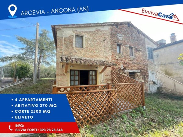 casa indipendente in vendita ad Arcevia in zona Montale