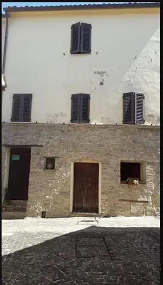 casa indipendente in vendita ad Arcevia in zona Castiglioni