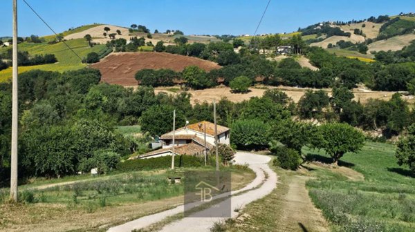casa indipendente in vendita ad Arcevia