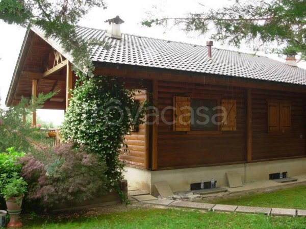 locale di sgombero in vendita ad Arcevia