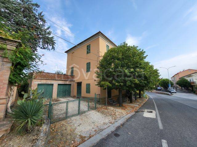 casa indipendente in vendita ad Arcevia in zona Castiglioni
