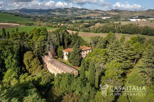 villa in vendita ad Arcevia in zona Costa