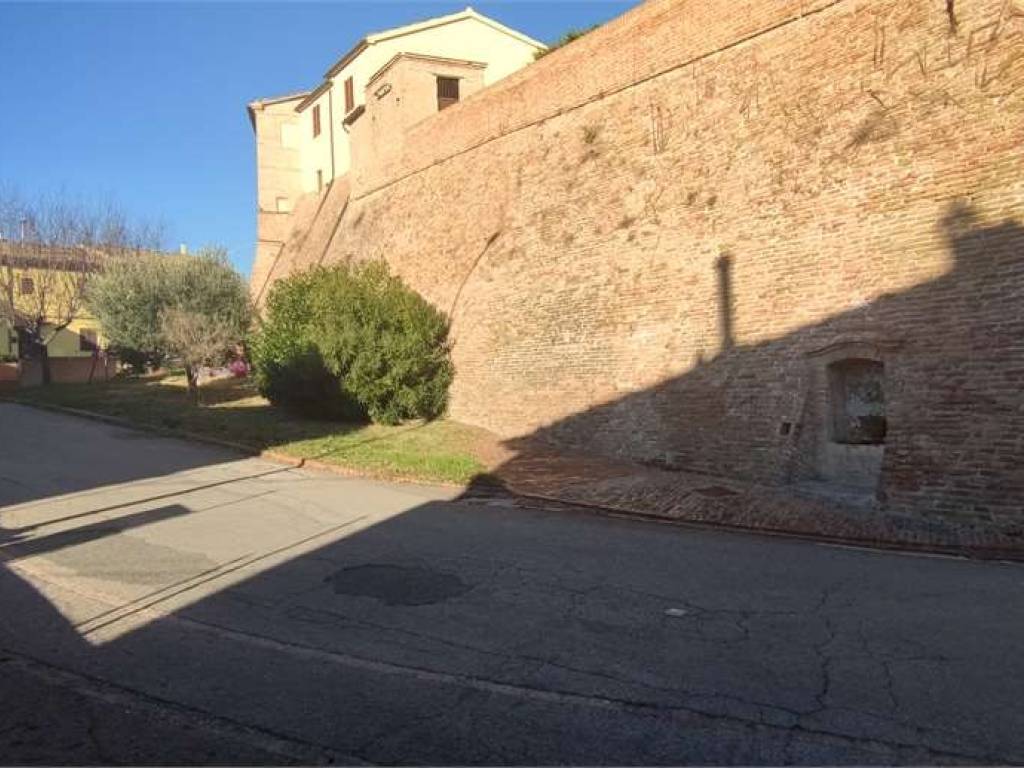 casa indipendente in vendita ad Arcevia in zona Montale