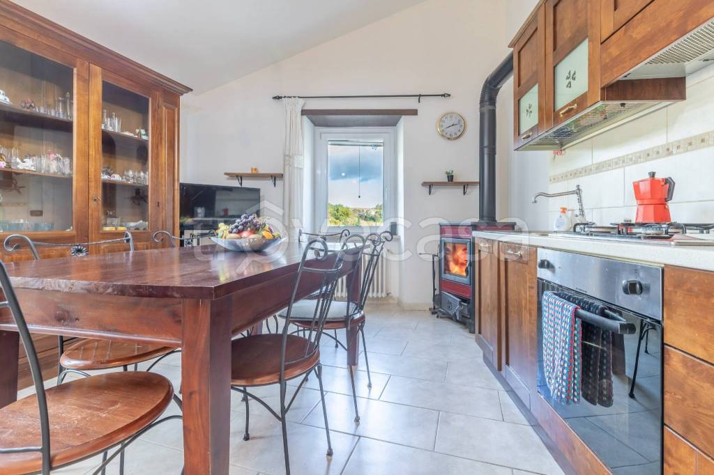 casa indipendente in vendita ad Arcevia in zona Prosano
