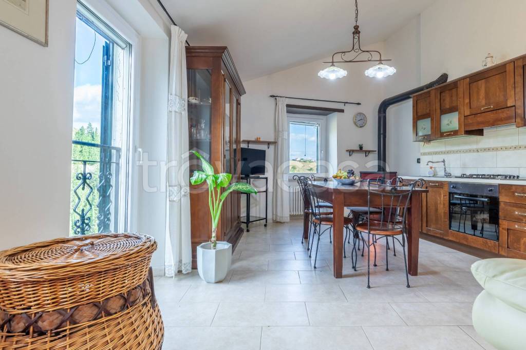 casa indipendente in vendita ad Arcevia in zona Prosano