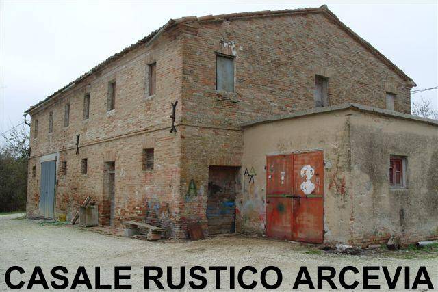 casa indipendente in vendita ad Arcevia in zona Montale