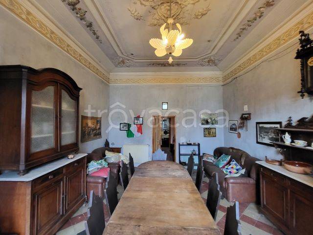 appartamento in vendita ad Arcevia in zona Avacelli