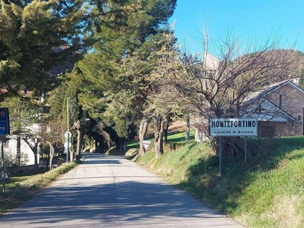 casa indipendente in vendita ad Arcevia