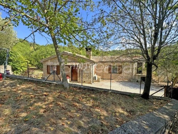casa indipendente in vendita ad Arcevia