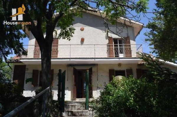 casa indipendente in vendita ad Arcevia