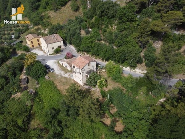 casa indipendente in vendita ad Arcevia