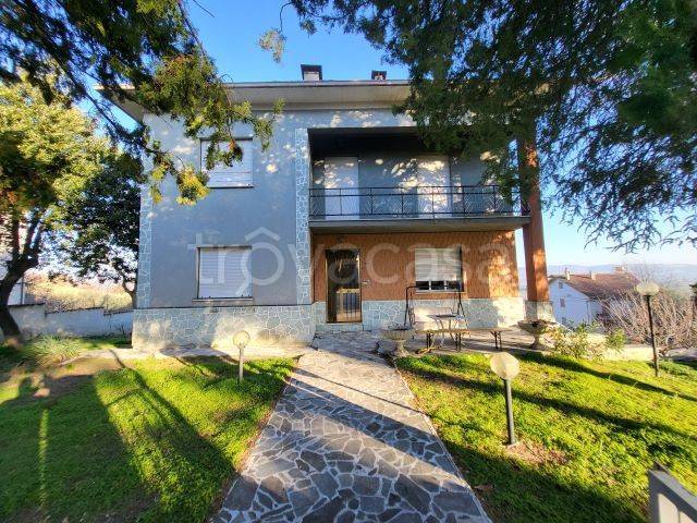 casa indipendente in vendita ad Arcevia in zona Montale