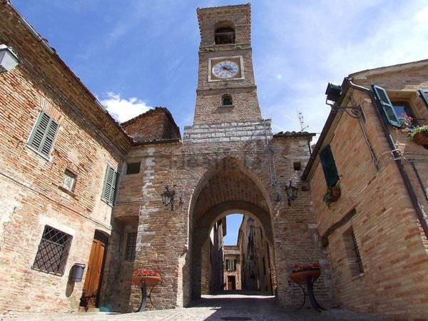casa indipendente in vendita ad Arcevia in zona Piticchio